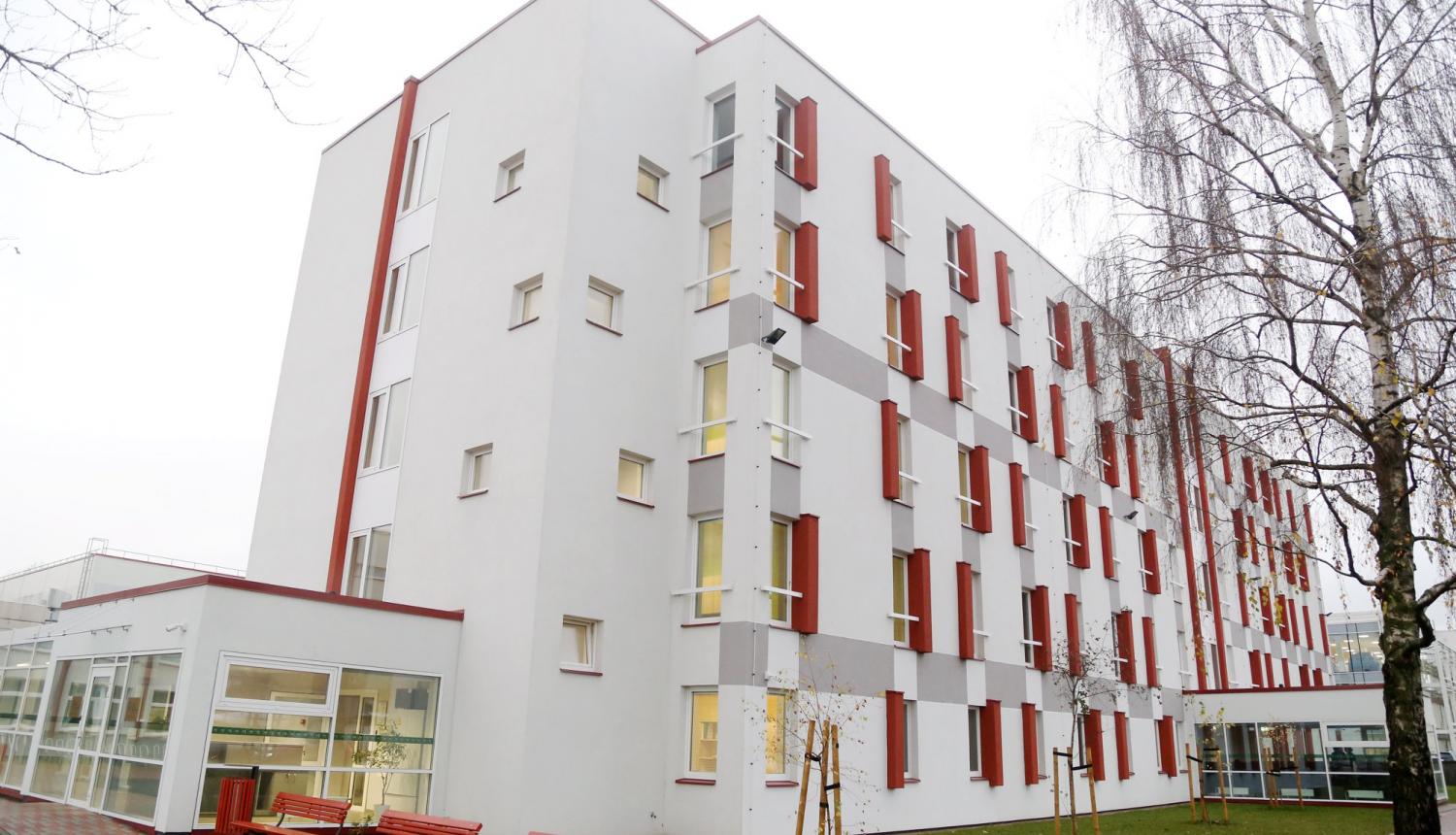 Rīgas Valsts tehnikums atklāj jauno dienesta viesnīcas ēku